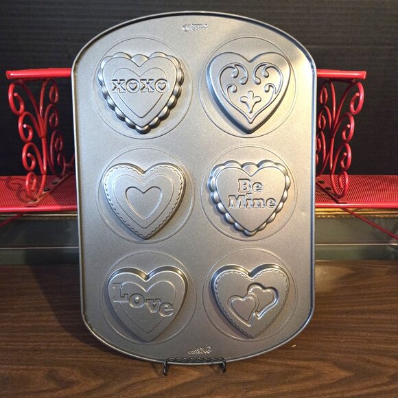 Wilton Other - Wilton Valentine Heart Shaped 6 Cavity Baking Pan